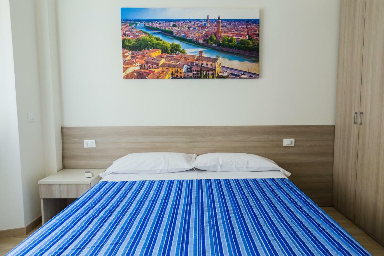 Family Apartment London Verona Exteriör bild