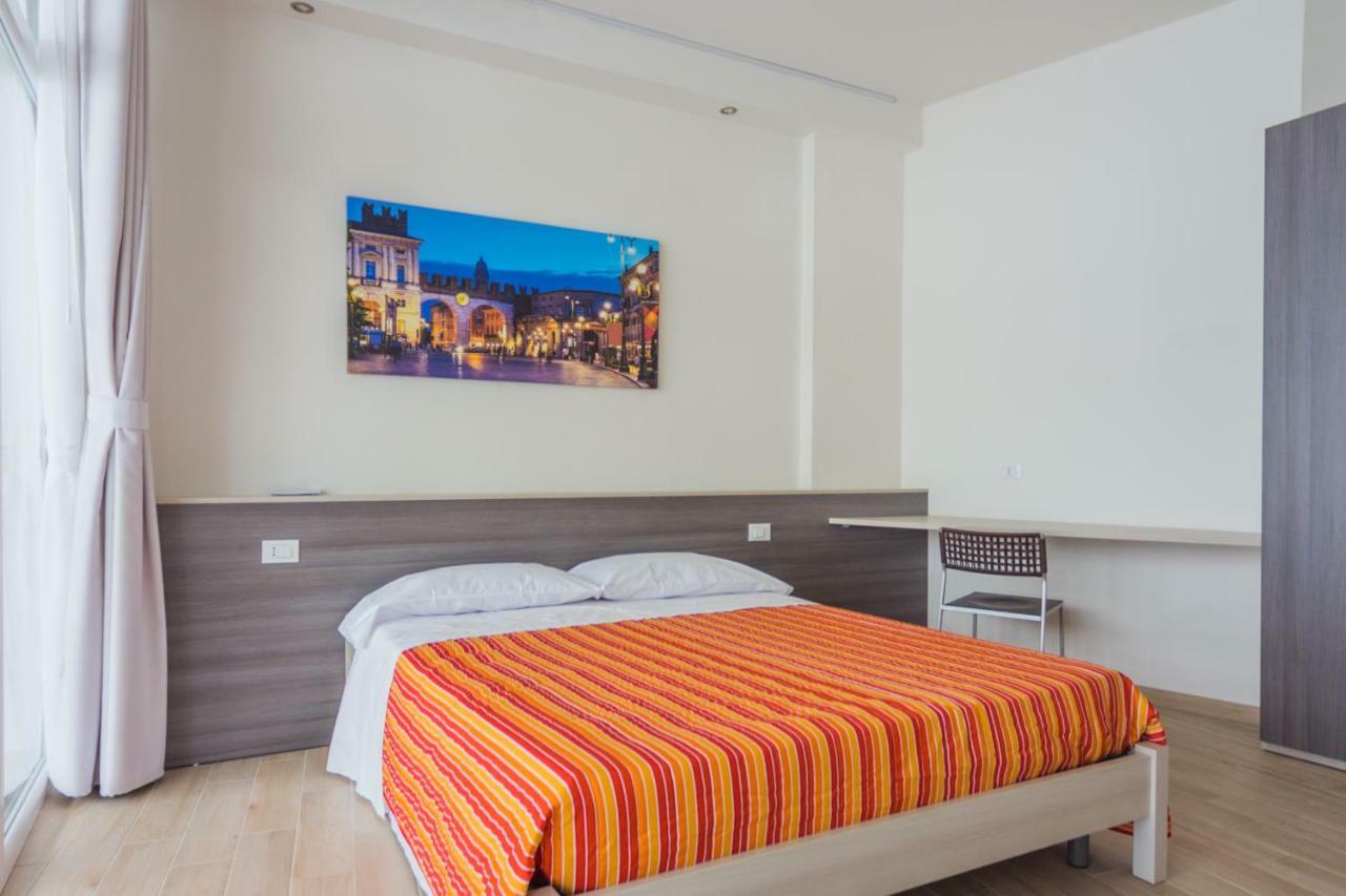 Family Apartment London Verona Exteriör bild