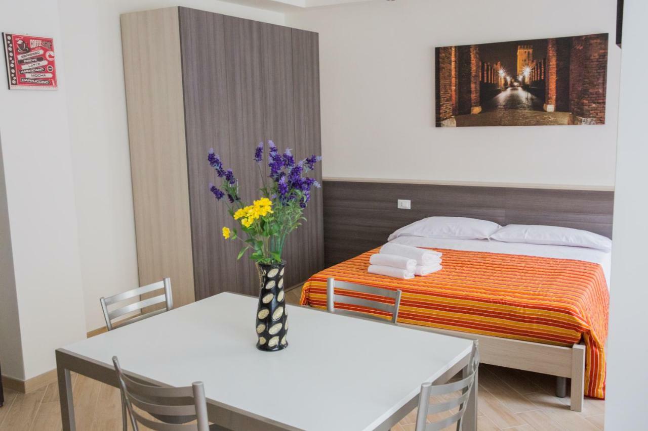 Family Apartment London Verona Exteriör bild