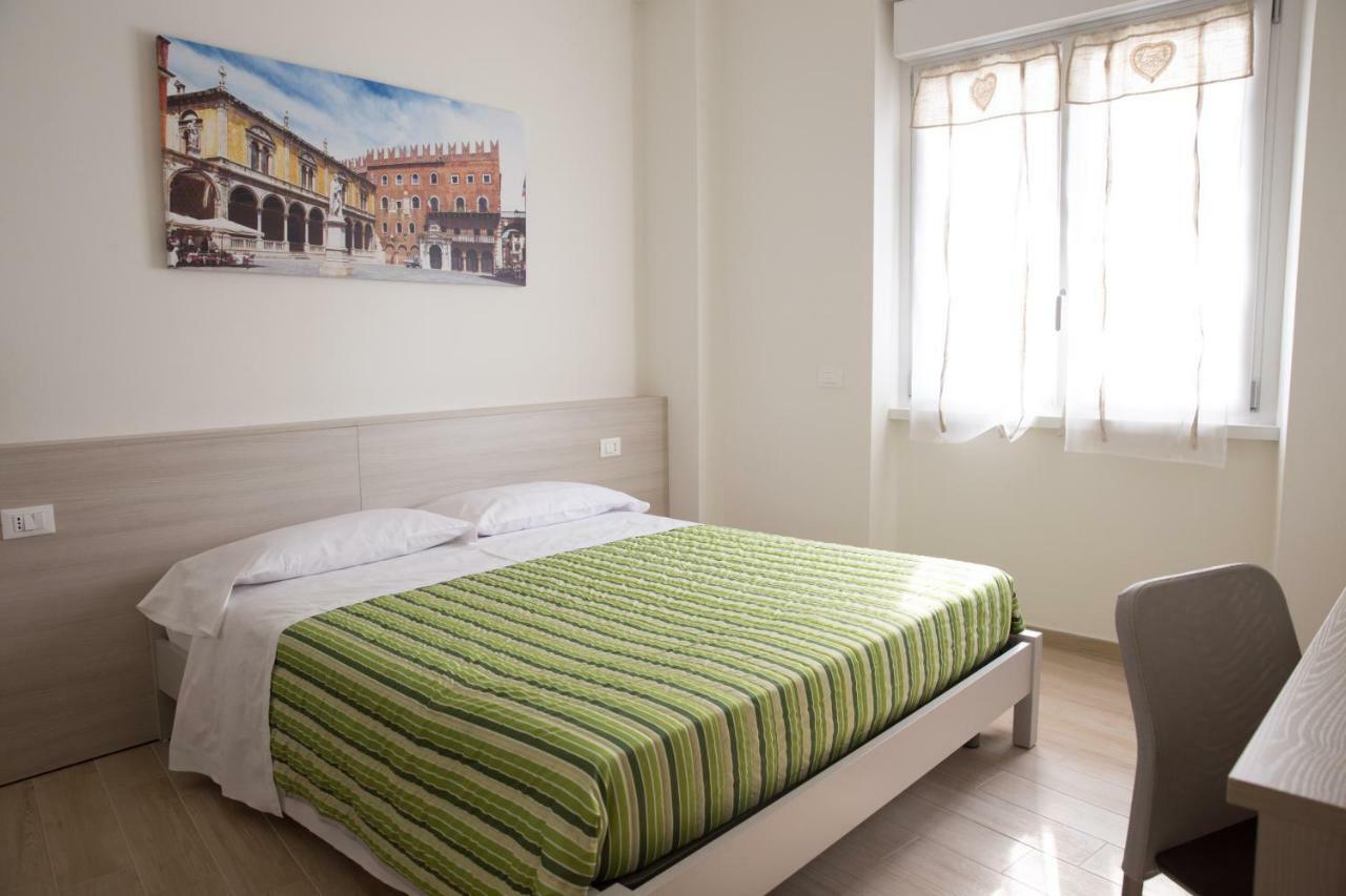 Family Apartment London Verona Exteriör bild