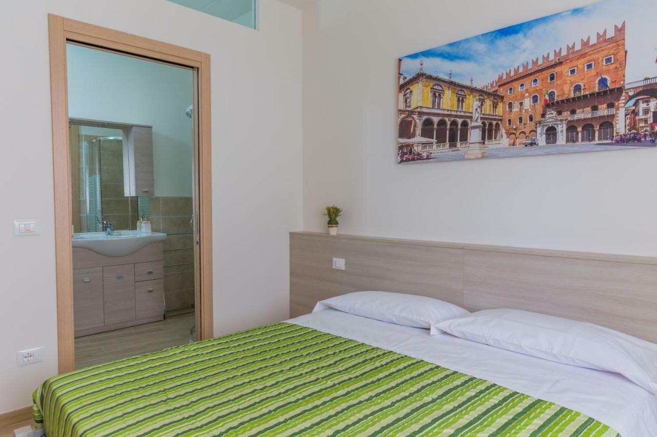 Family Apartment London Verona Exteriör bild